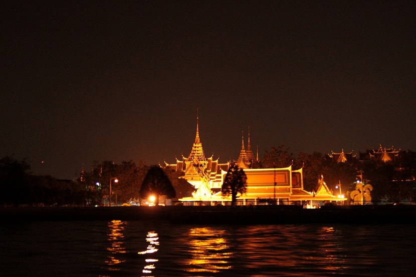 Bangkok - Der Königspalast bei Nacht