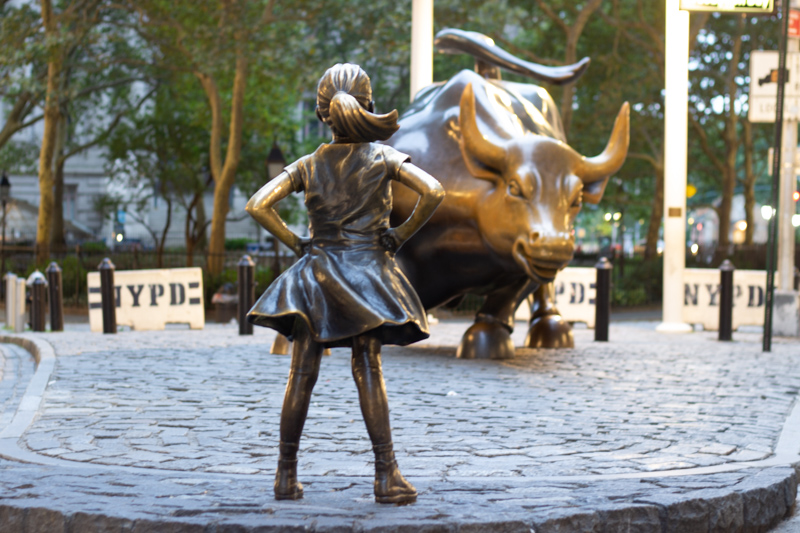 NYC-fuer-Feministinnen-Fearless-Girl